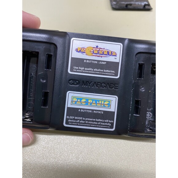 My arcade Pac-Man handheld gaming console set of 2. 1 works 1 DON’T work. - Picture 10 of 16